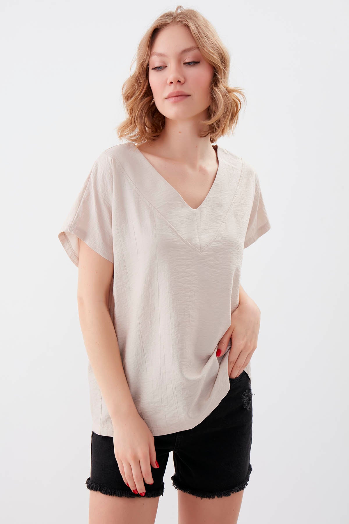 V COLLAR SHORT SLEEVE BLOUSE