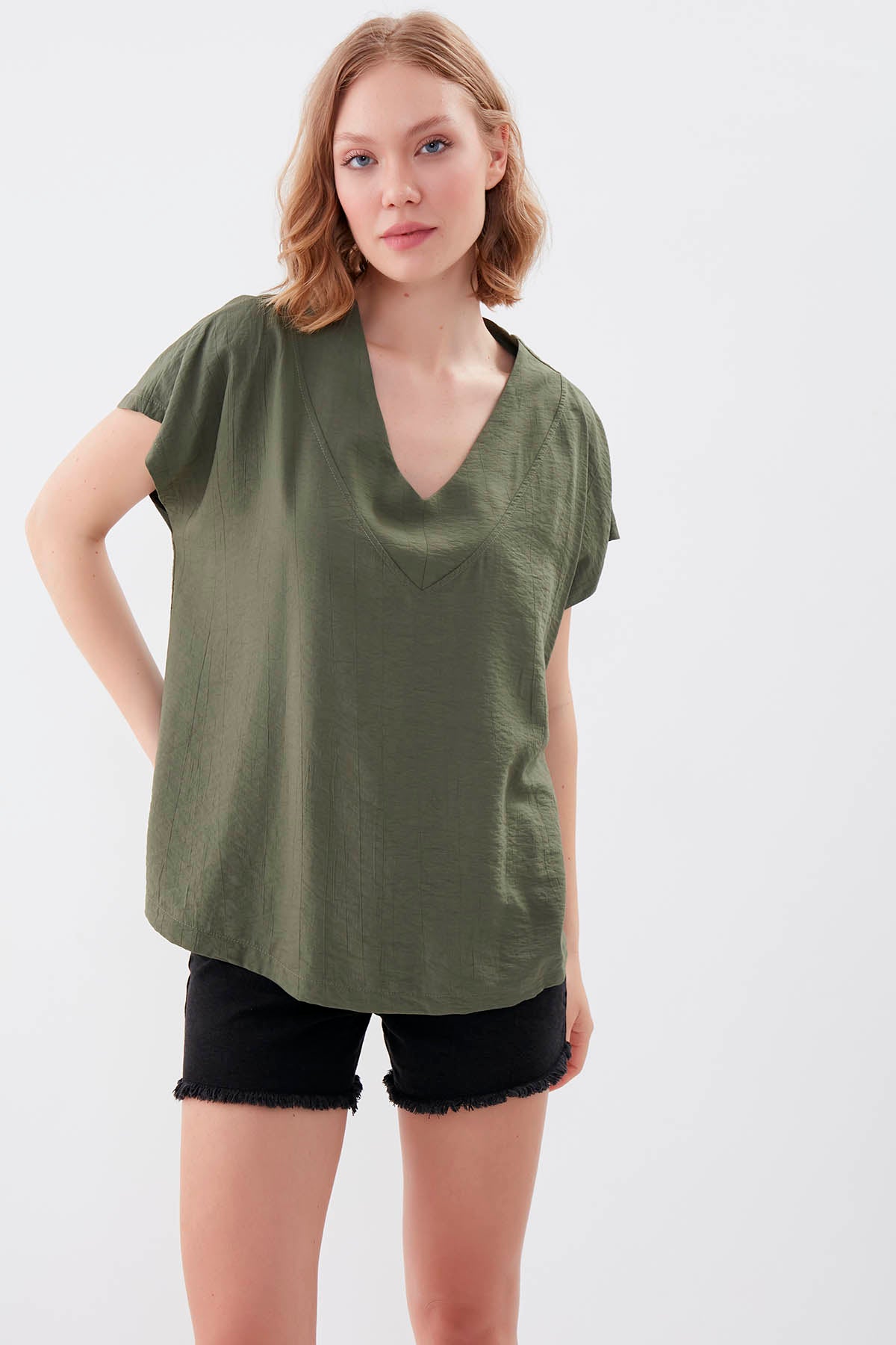 V COLLAR SHORT SLEEVE BLOUSE