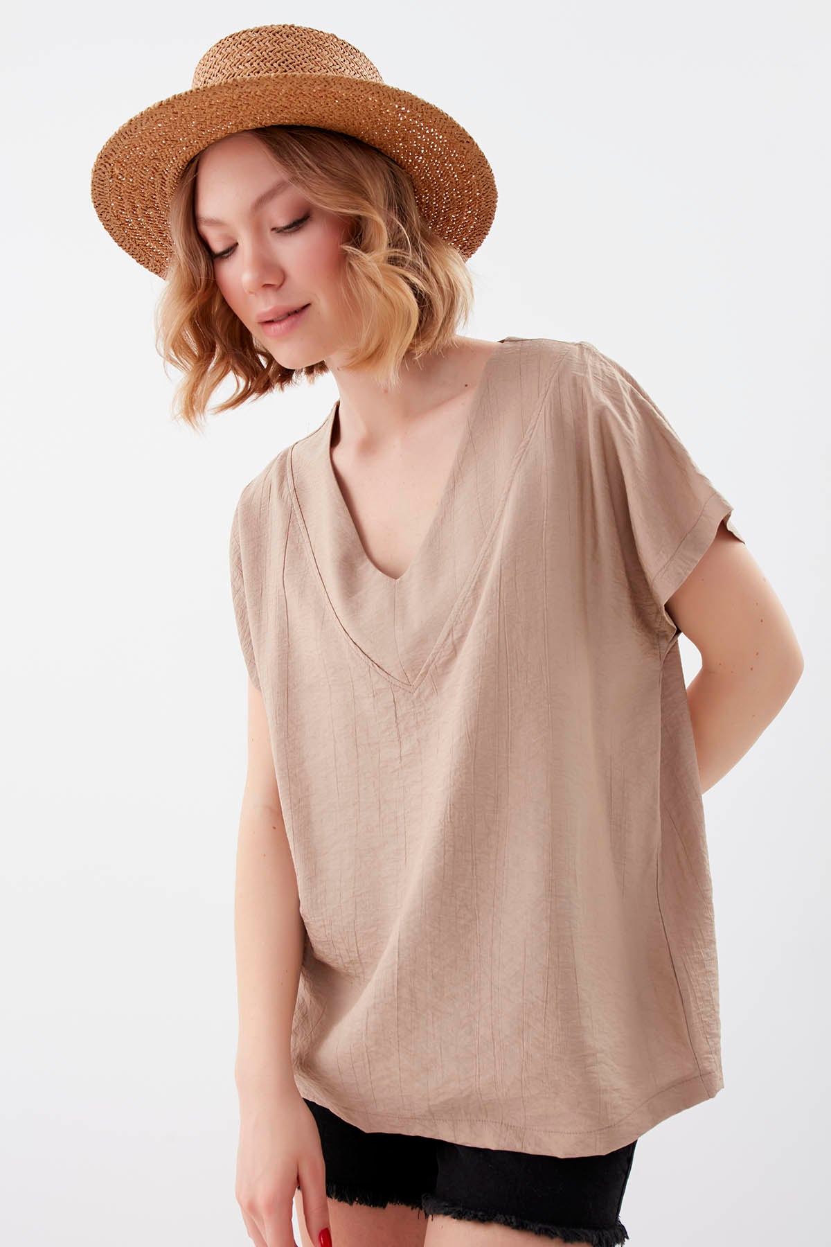 V COLLAR SHORT SLEEVE BLOUSE