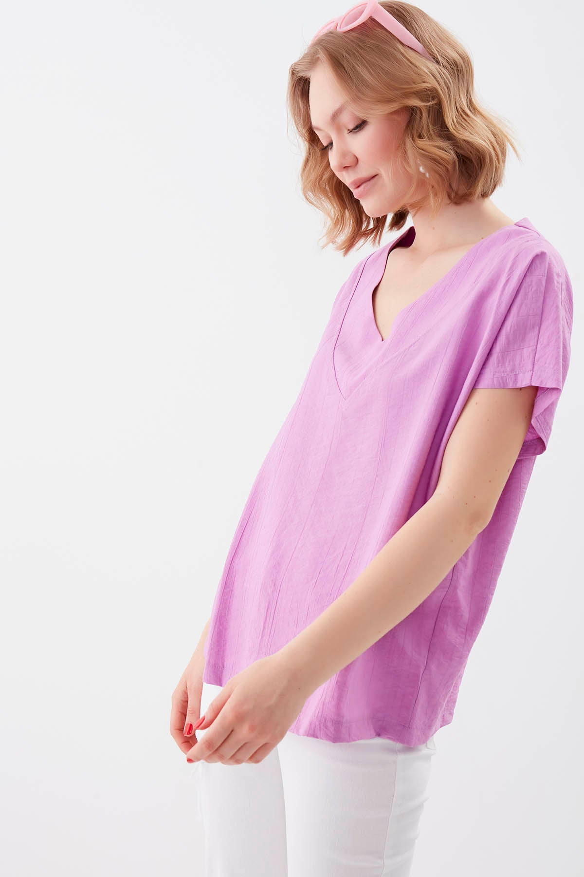 V COLLAR SHORT SLEEVE BLOUSE