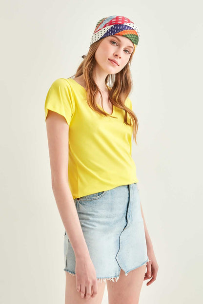 V COLLAR SHORT SLEEVE COTTON T-SHIRT
