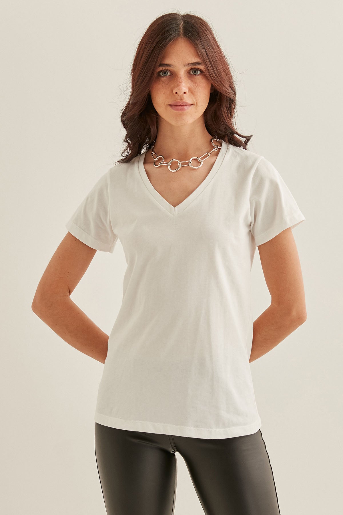 V COLLAR SHORT SLEEVE COTTON T-SHIRT