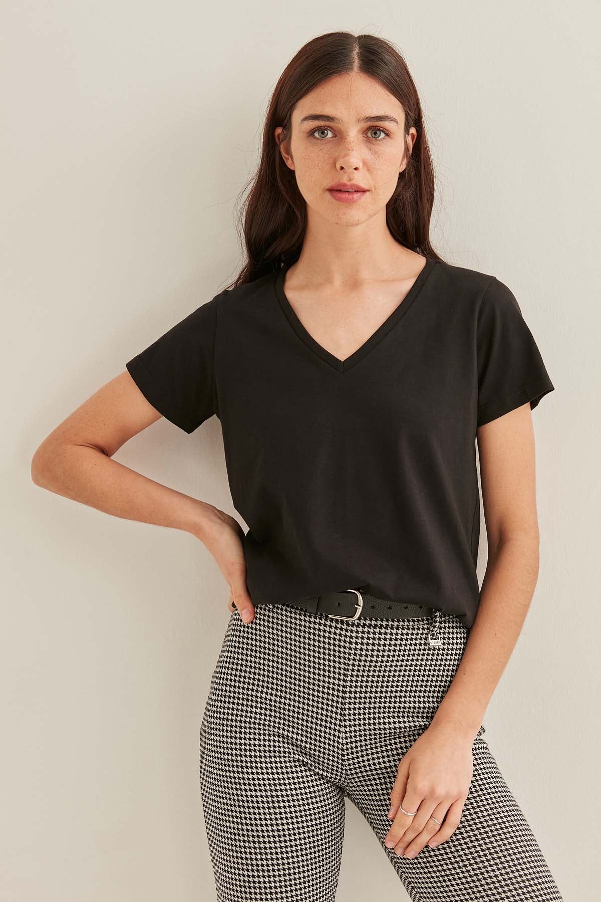 V COLLAR SHORT SLEEVE COTTON T-SHIRT