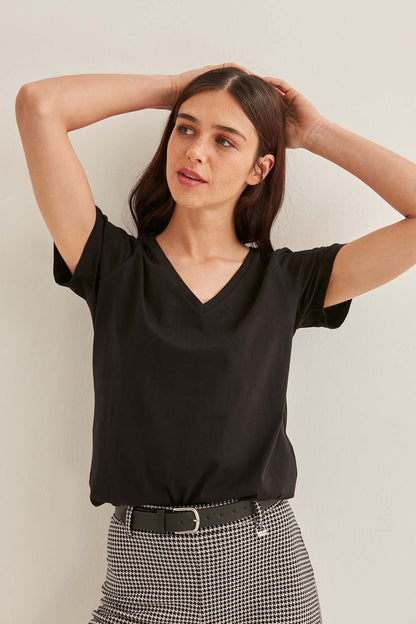 V COLLAR SHORT SLEEVE COTTON T-SHIRT