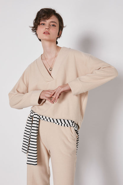 V COLLAR SKIRT END-BANDED BLOUSE