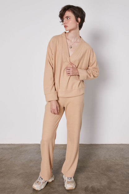 V COLLAR SKIRT END-BANDED BLOUSE