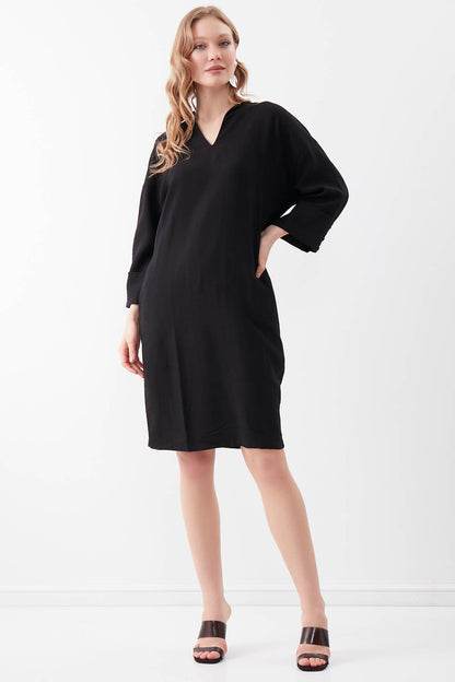V COLLAR BUTTON PELLET DRESS