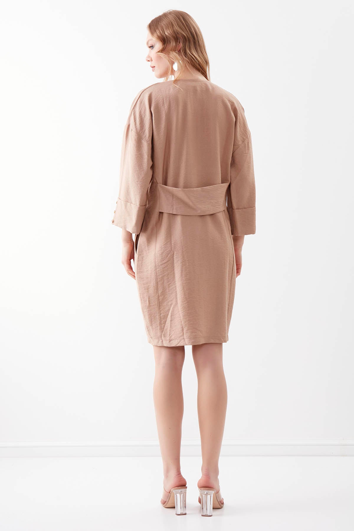 V COLLAR BUTTON PELLET DRESS