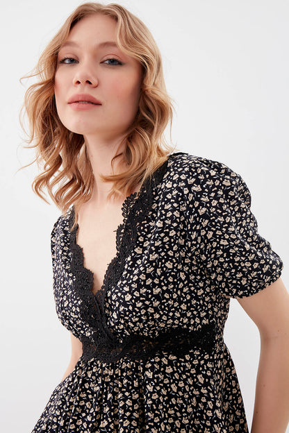 V COLLAR ELASTANE SLEEVE FLOWER PATTERNED BLOUSE