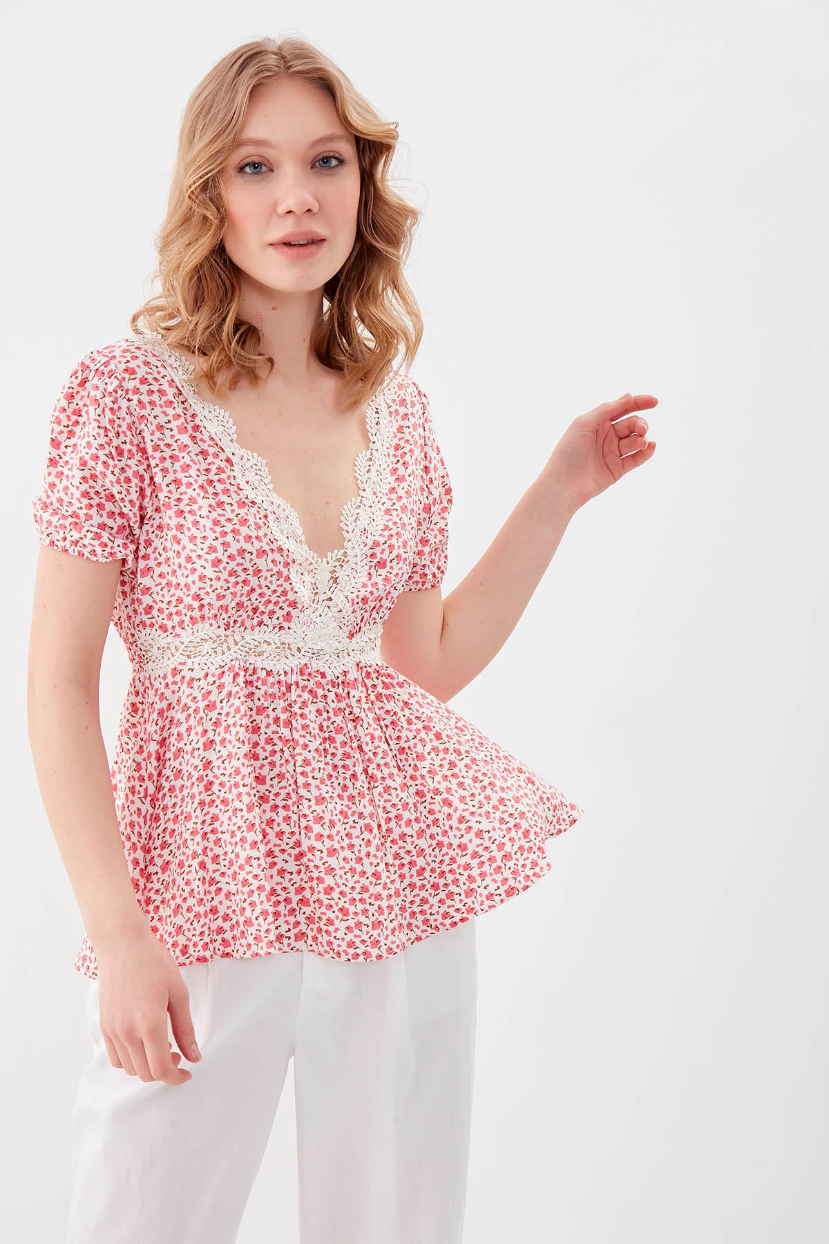 V COLLAR ELASTANE SLEEVE FLOWER PATTERNED BLOUSE