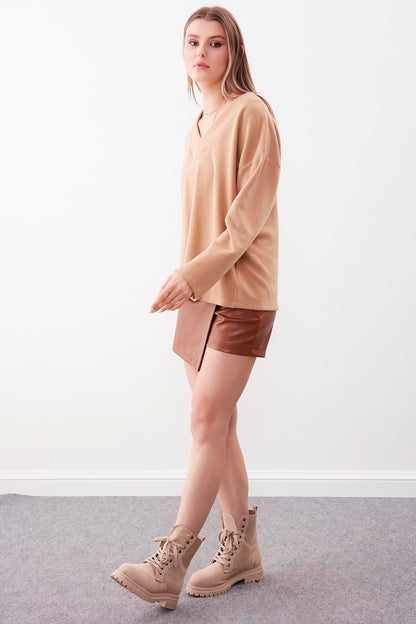 V COLLAR KNITTED BLOUSE