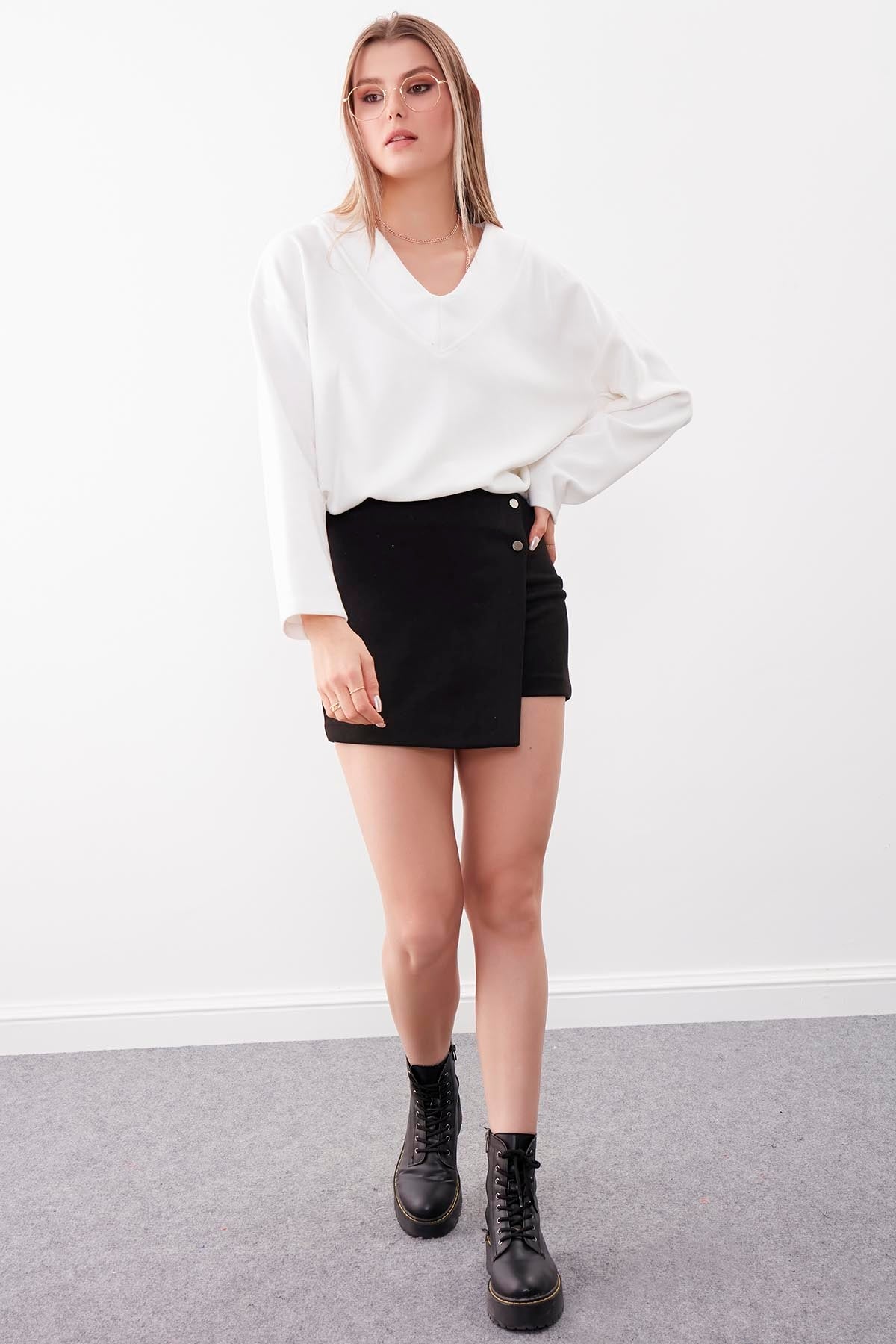 V COLLAR KNITTED BLOUSE