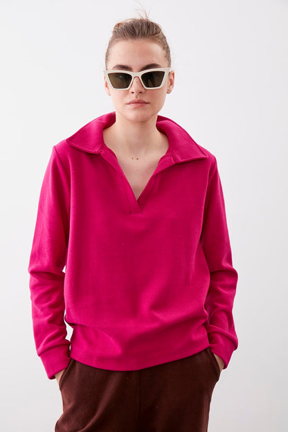 V COLLAR KNITTED BLOUSE