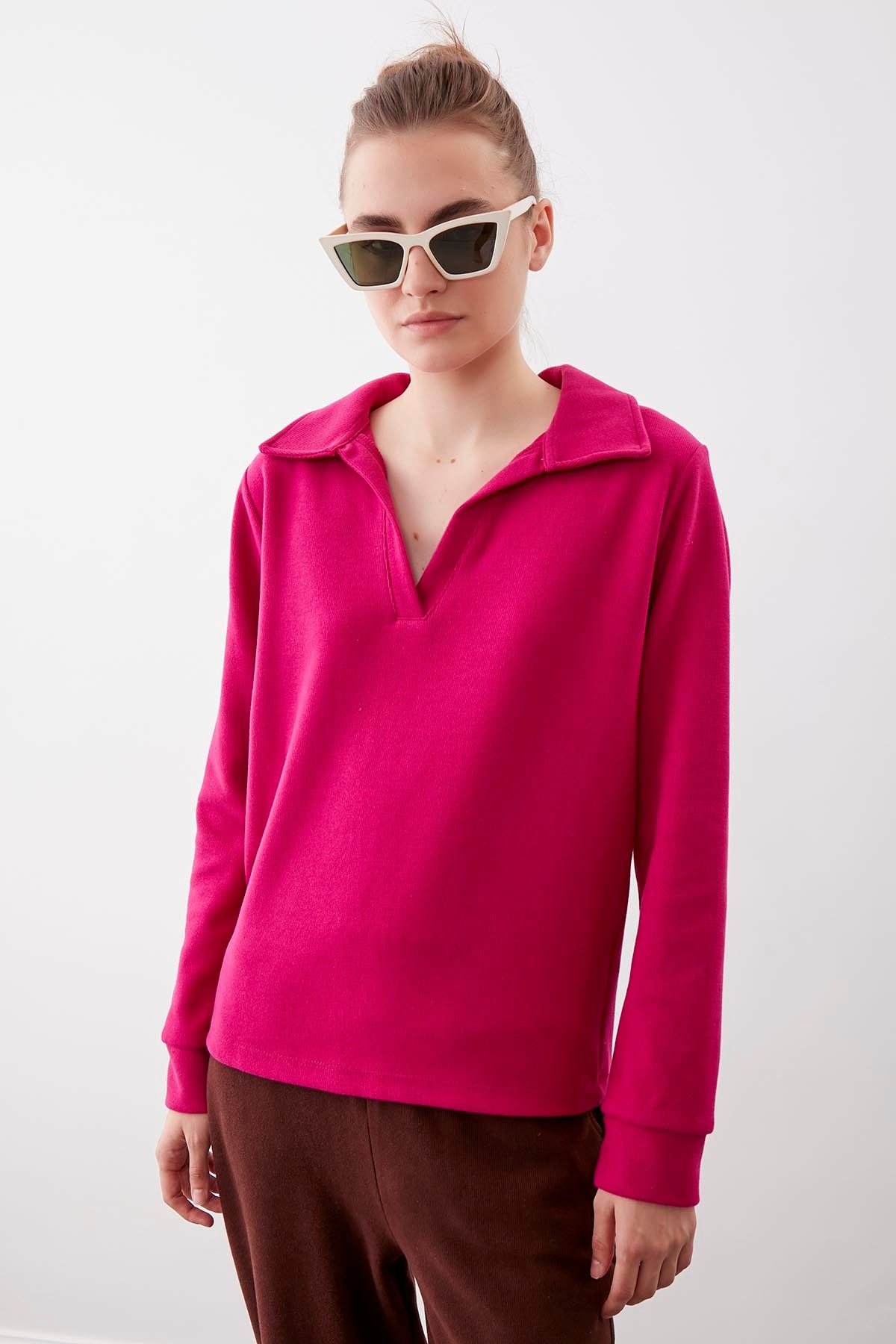 V COLLAR KNITTED BLOUSE