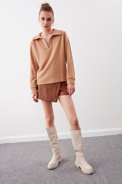 V COLLAR KNITTED BLOUSE