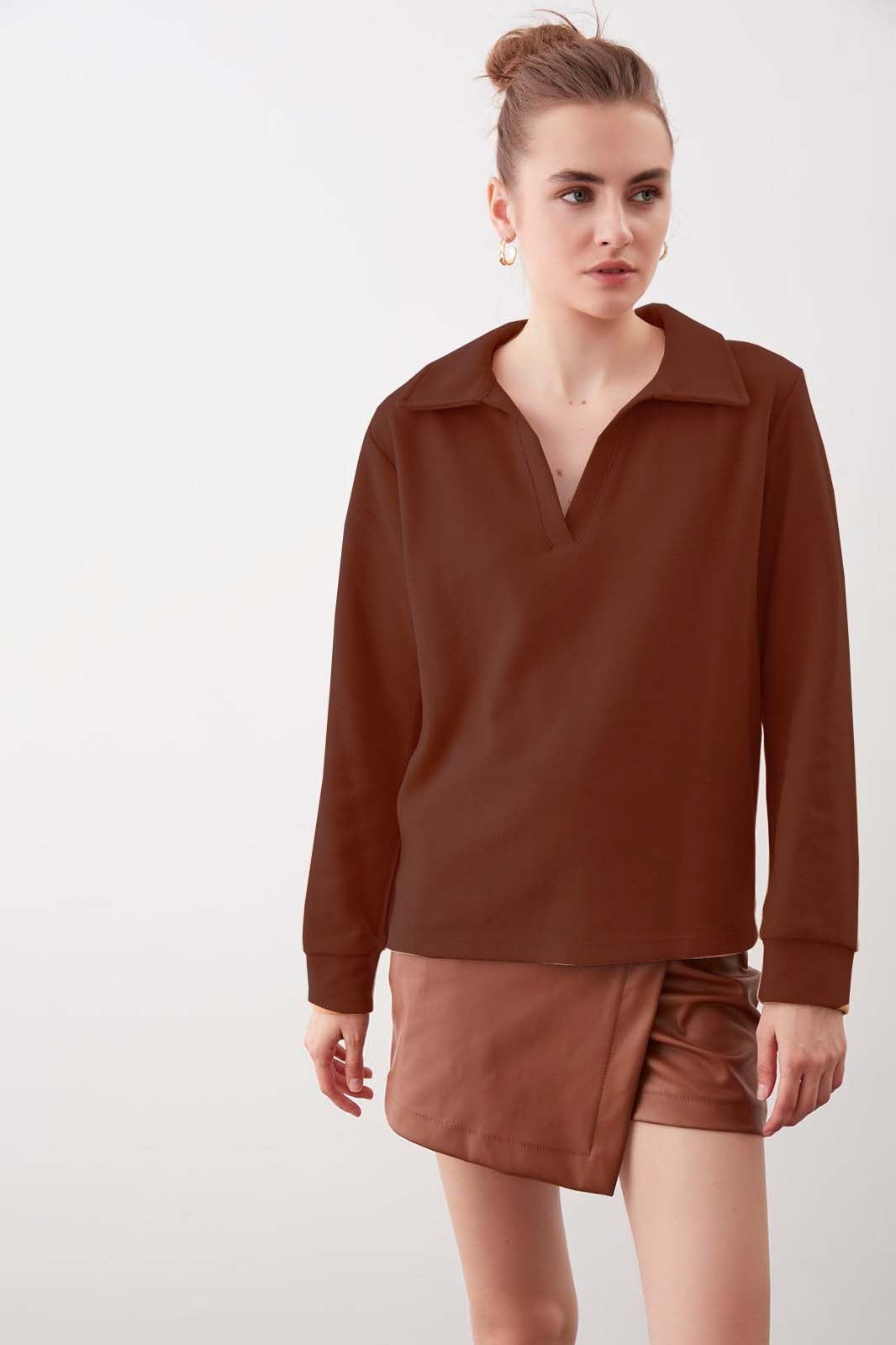V COLLAR KNITTED BLOUSE