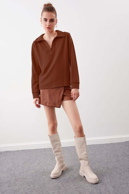 V COLLAR KNITTED BLOUSE