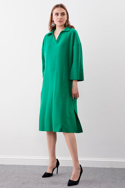 V COLLAR KNITTED DRESS