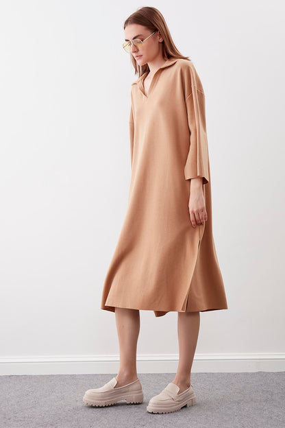 V COLLAR KNITTED DRESS