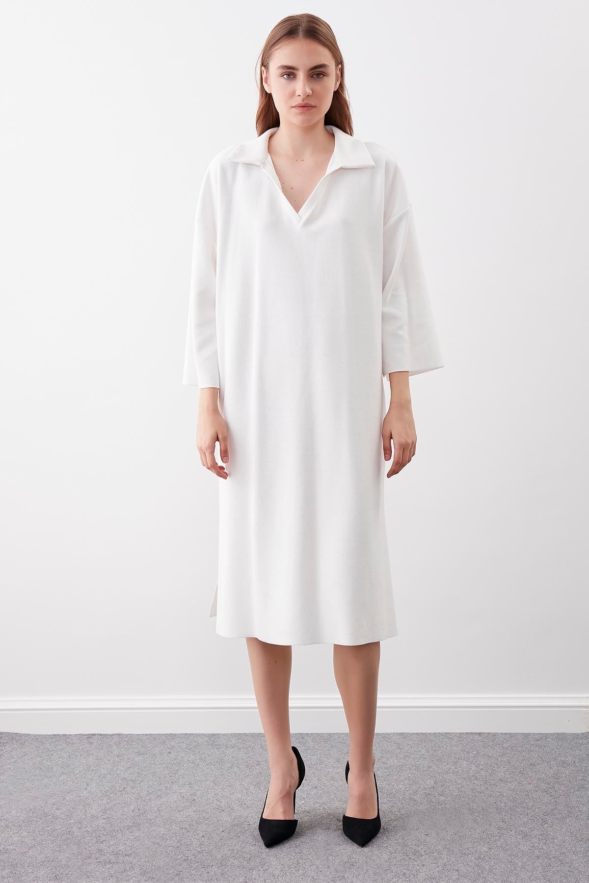 V COLLAR KNITTED DRESS