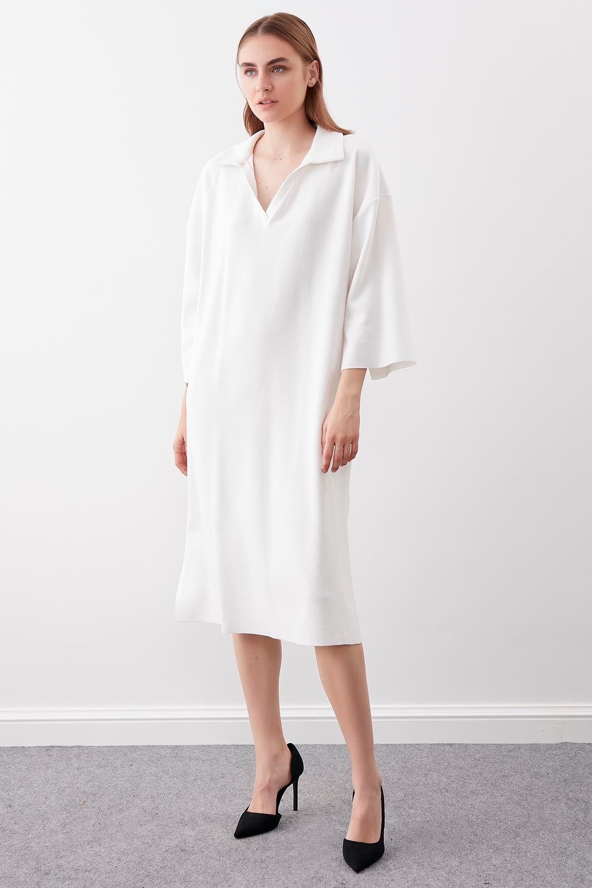 V COLLAR KNITTED DRESS
