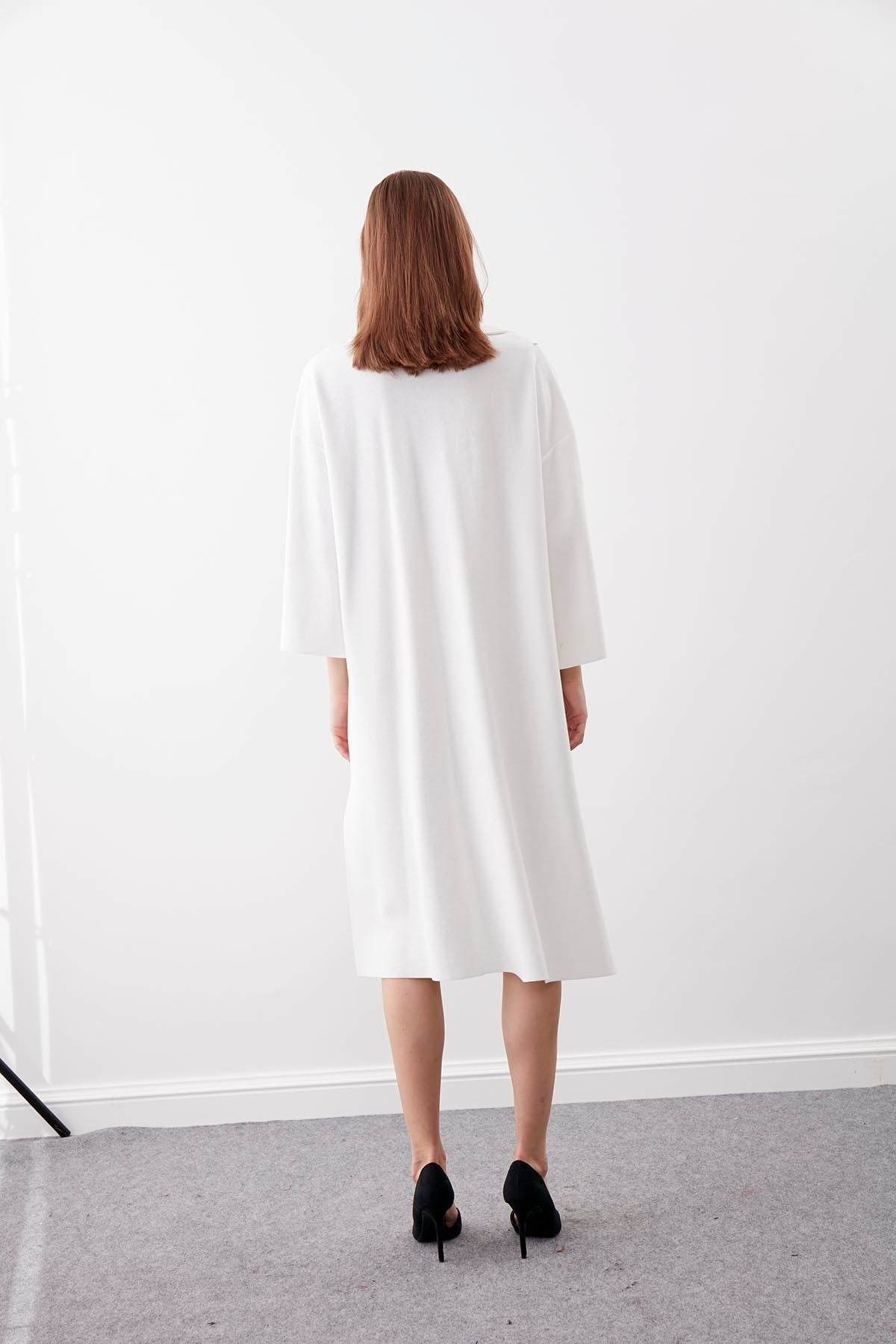 V COLLAR KNITTED DRESS