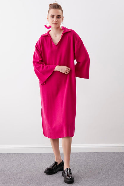 V COLLAR KNITTED DRESS