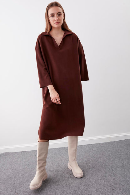 V COLLAR KNITTED DRESS
