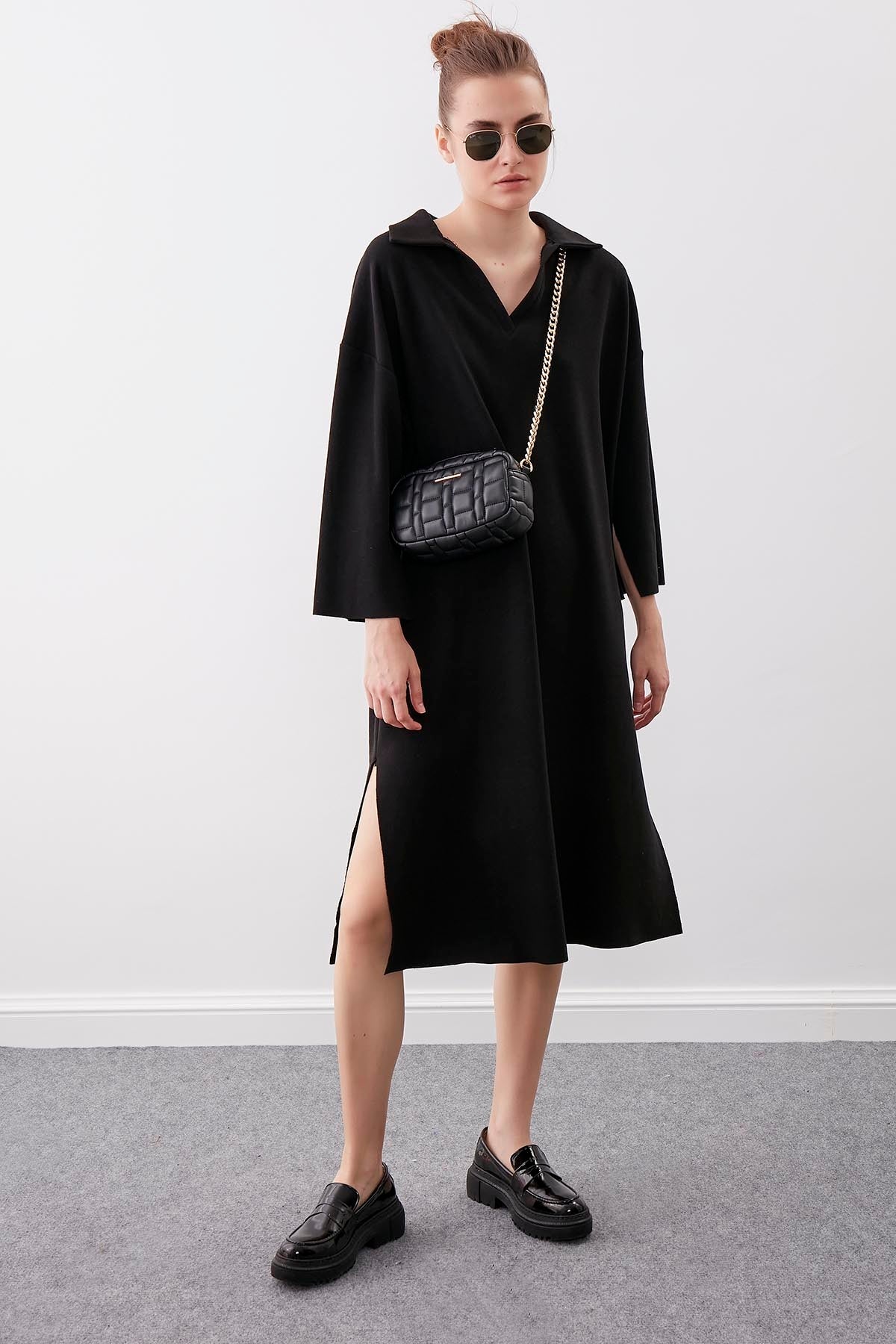 V COLLAR KNITTED DRESS