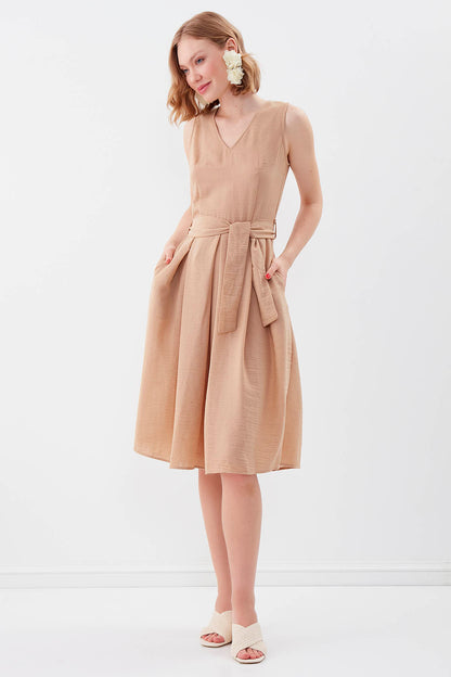 V COLLAR  PLEATED DRESS WITH TIE