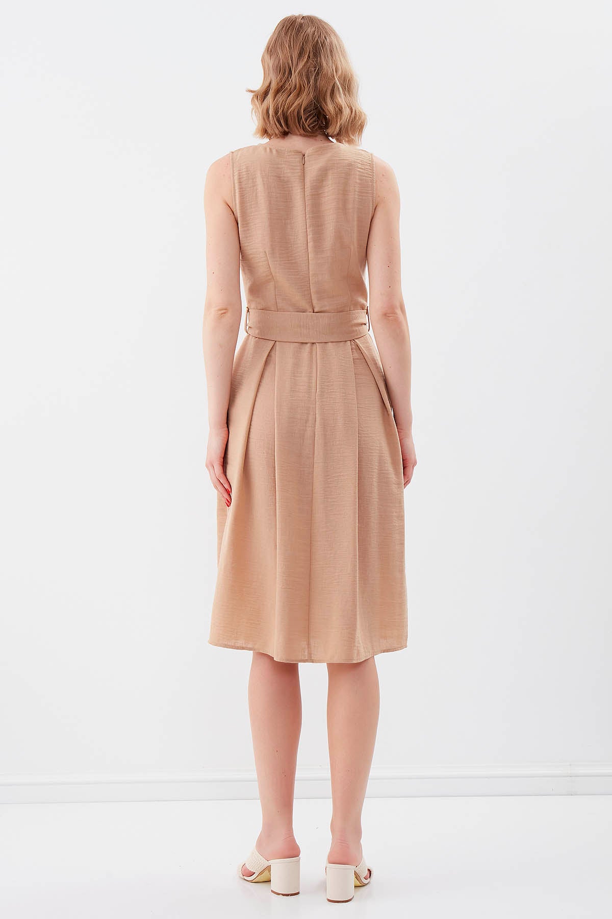 V COLLAR  PLEATED DRESS WITH TIE