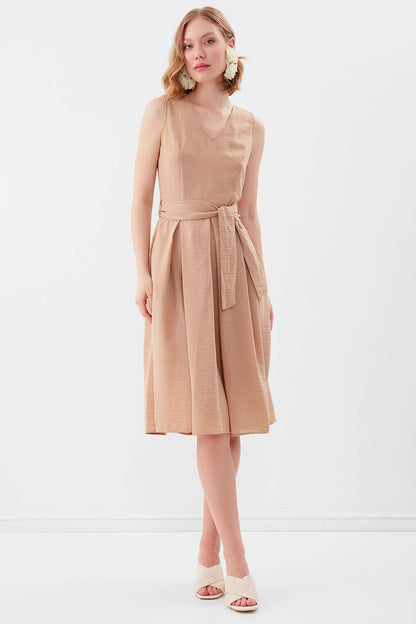V COLLAR  PLEATED DRESS WITH TIE