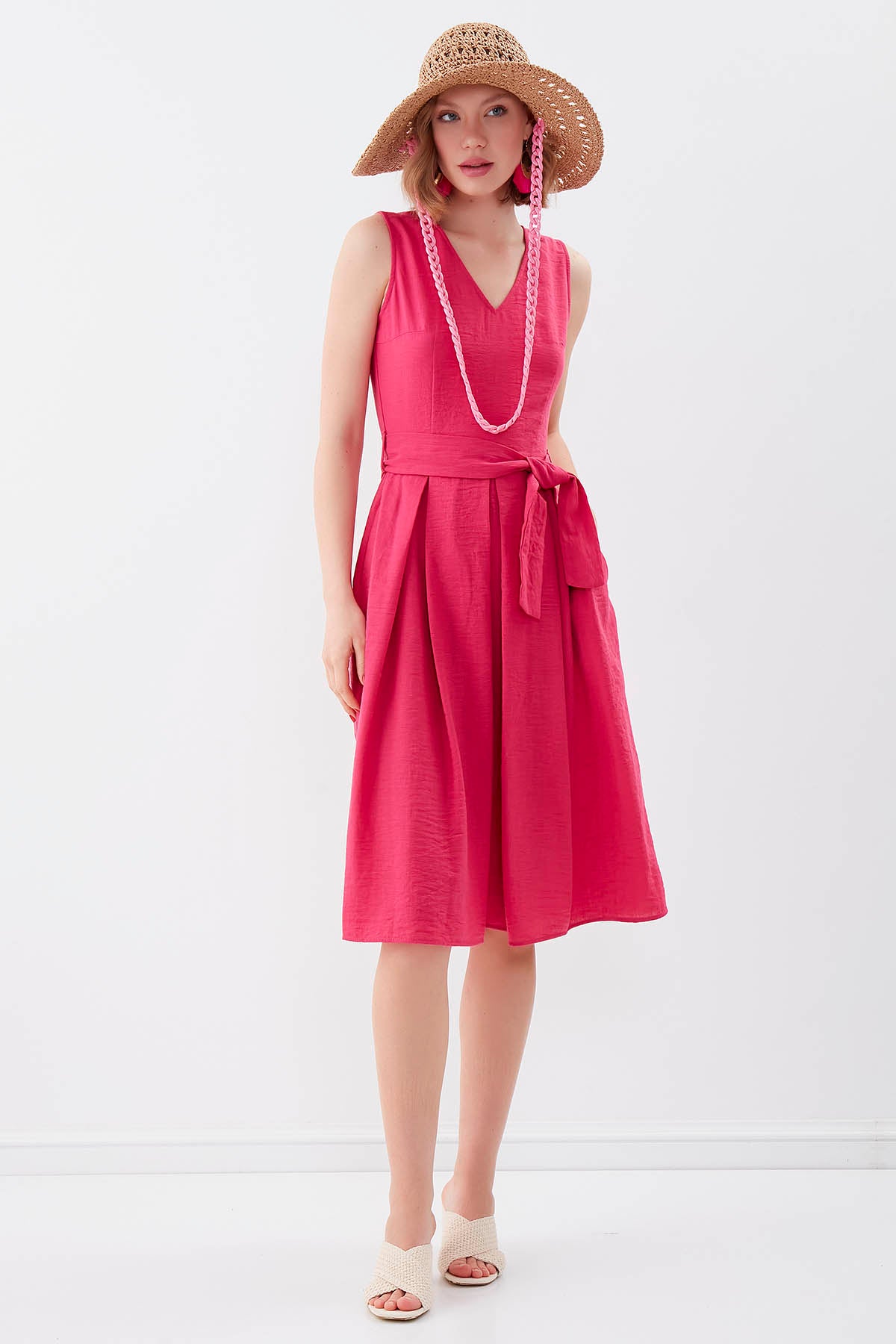 V COLLAR  PLEATED DRESS WITH TIE