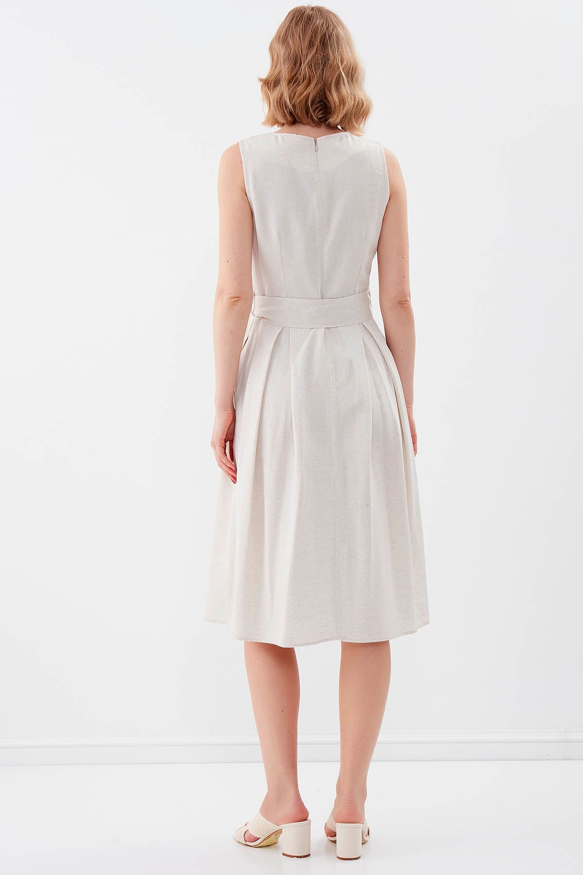 V COLLAR  PLEATED DRESS WITH TIE