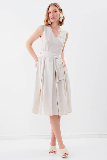 V COLLAR  PLEATED DRESS WITH TIE