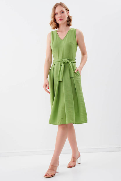 V COLLAR  PLEATED DRESS WITH TIE