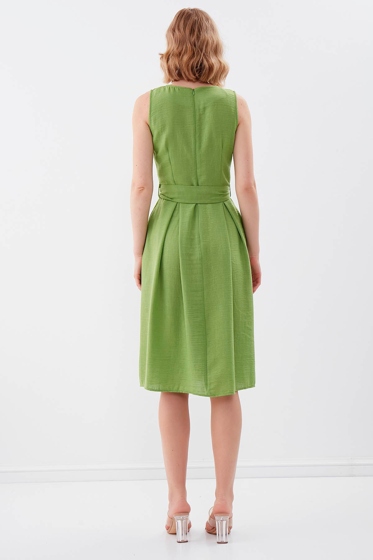 V COLLAR  PLEATED DRESS WITH TIE
