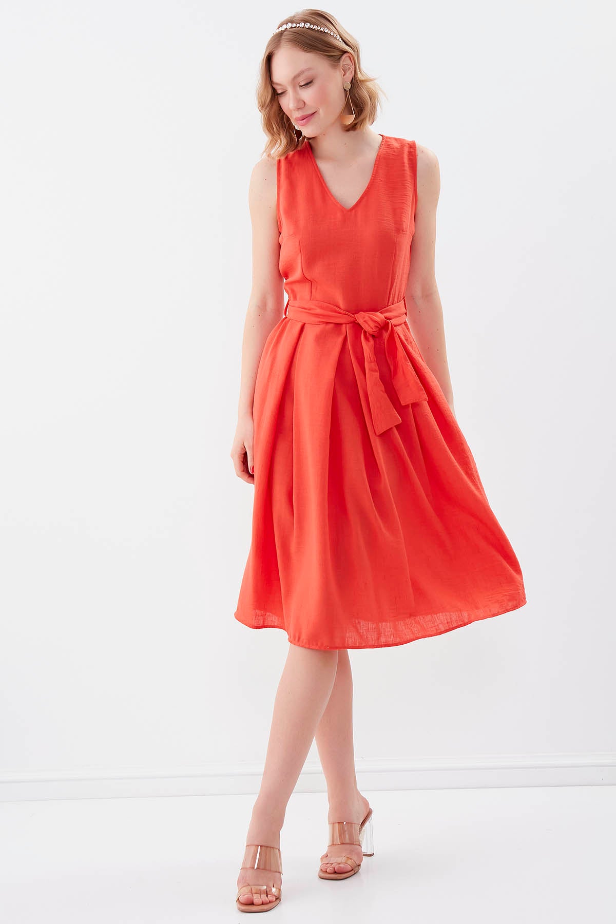 V COLLAR  PLEATED DRESS WITH TIE