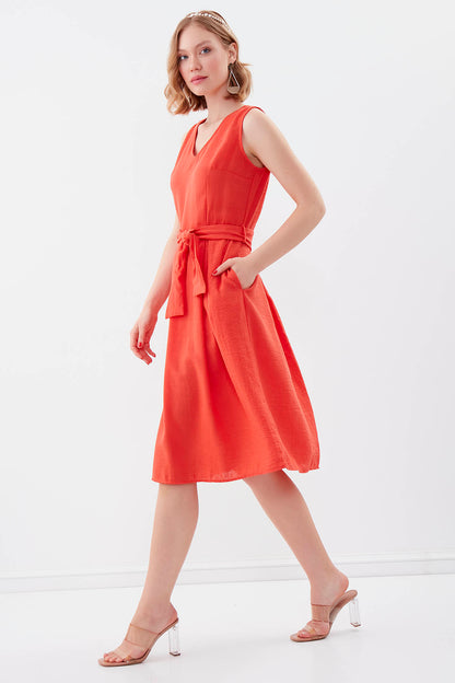 V COLLAR  PLEATED DRESS WITH TIE