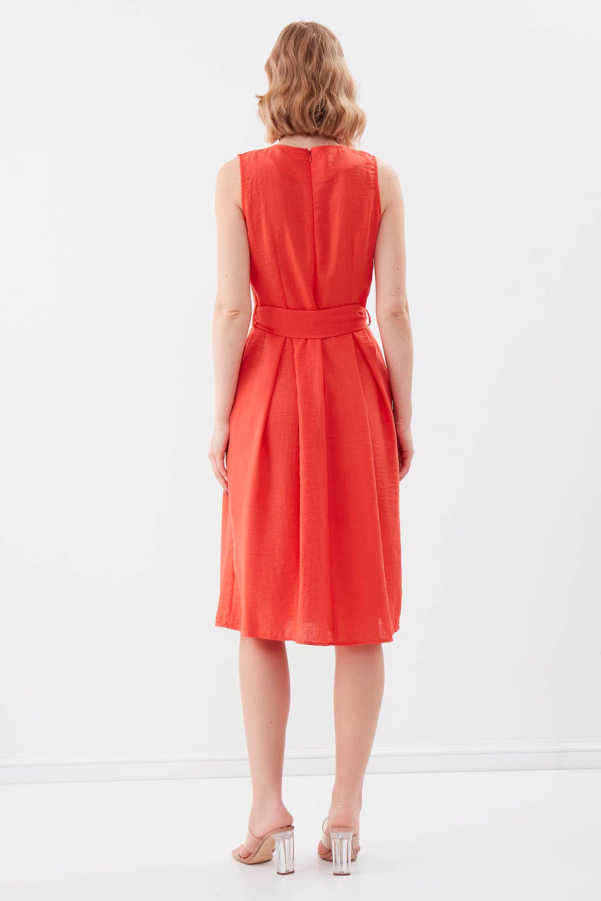 V COLLAR  PLEATED DRESS WITH TIE