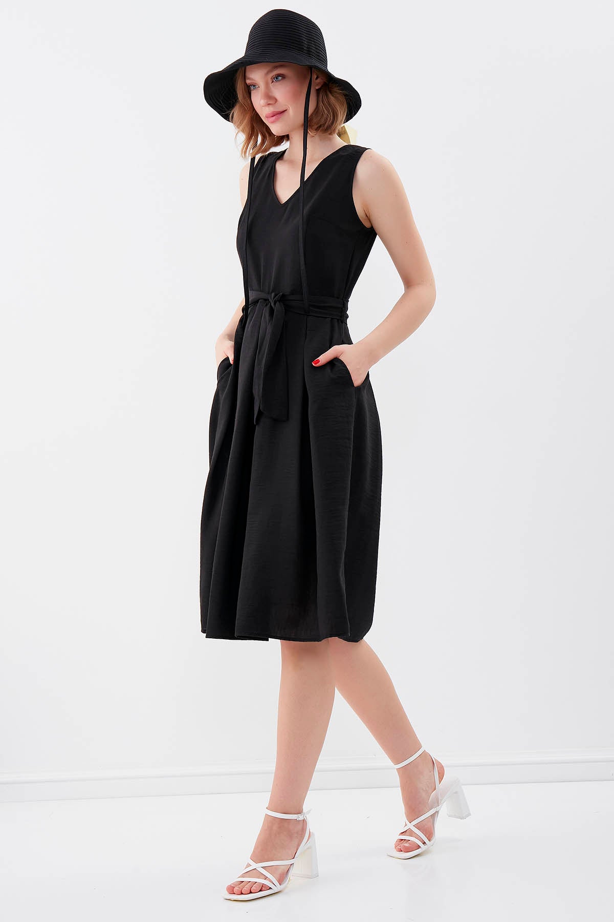 V COLLAR  PLEATED DRESS WITH TIE