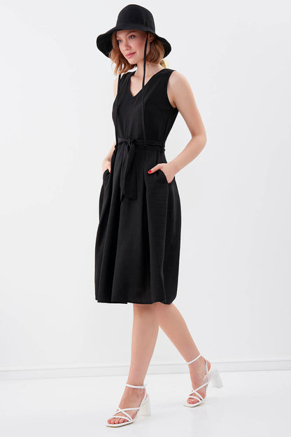 V COLLAR  PLEATED DRESS WITH TIE