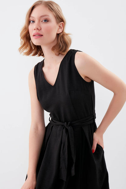 V COLLAR  PLEATED DRESS WITH TIE