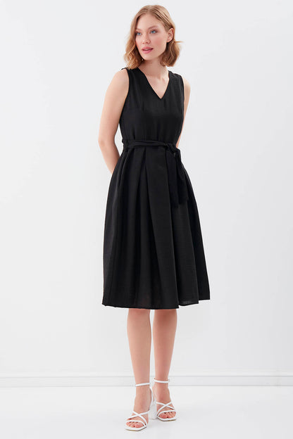 V COLLAR  PLEATED DRESS WITH TIE