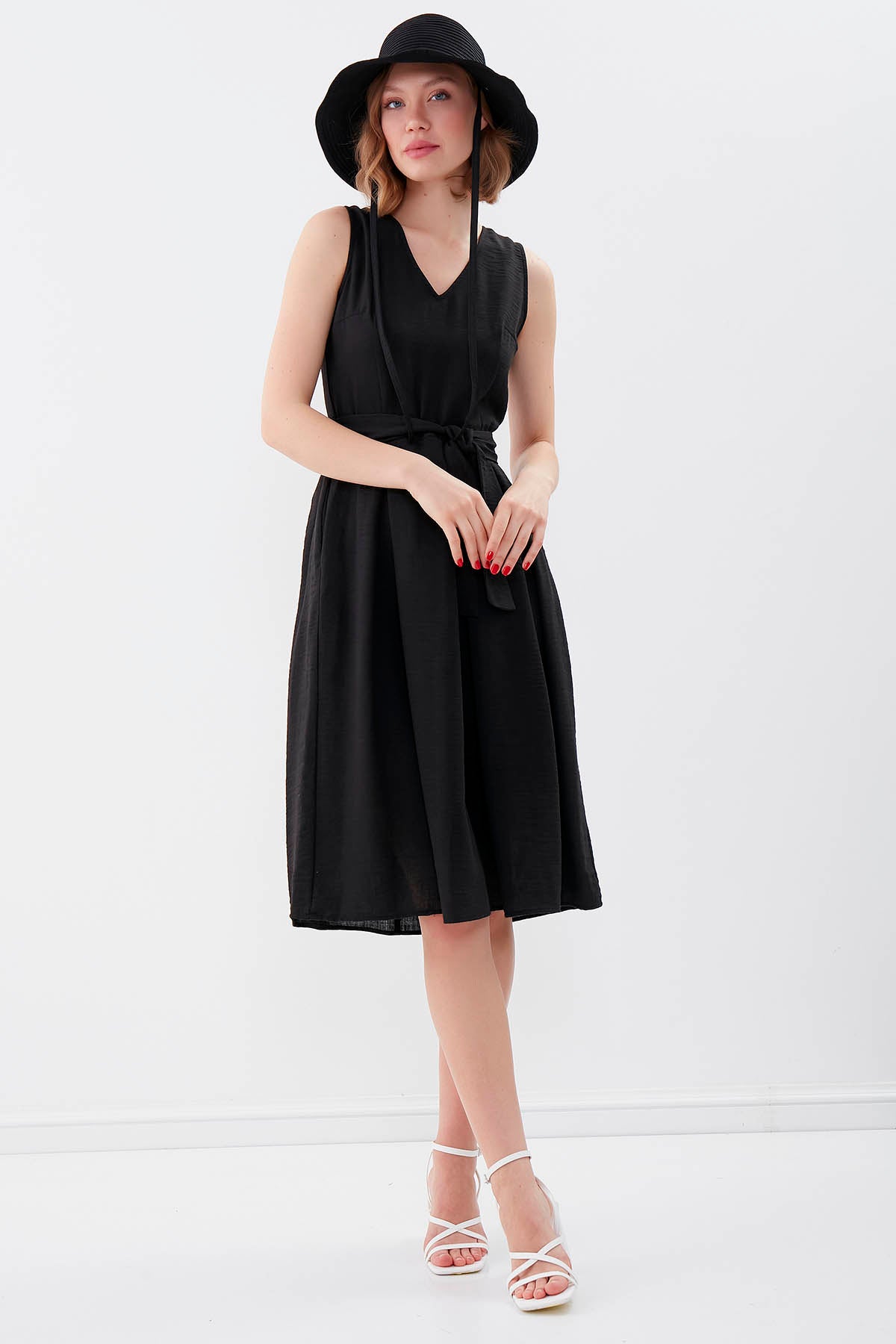 V COLLAR  PLEATED DRESS WITH TIE