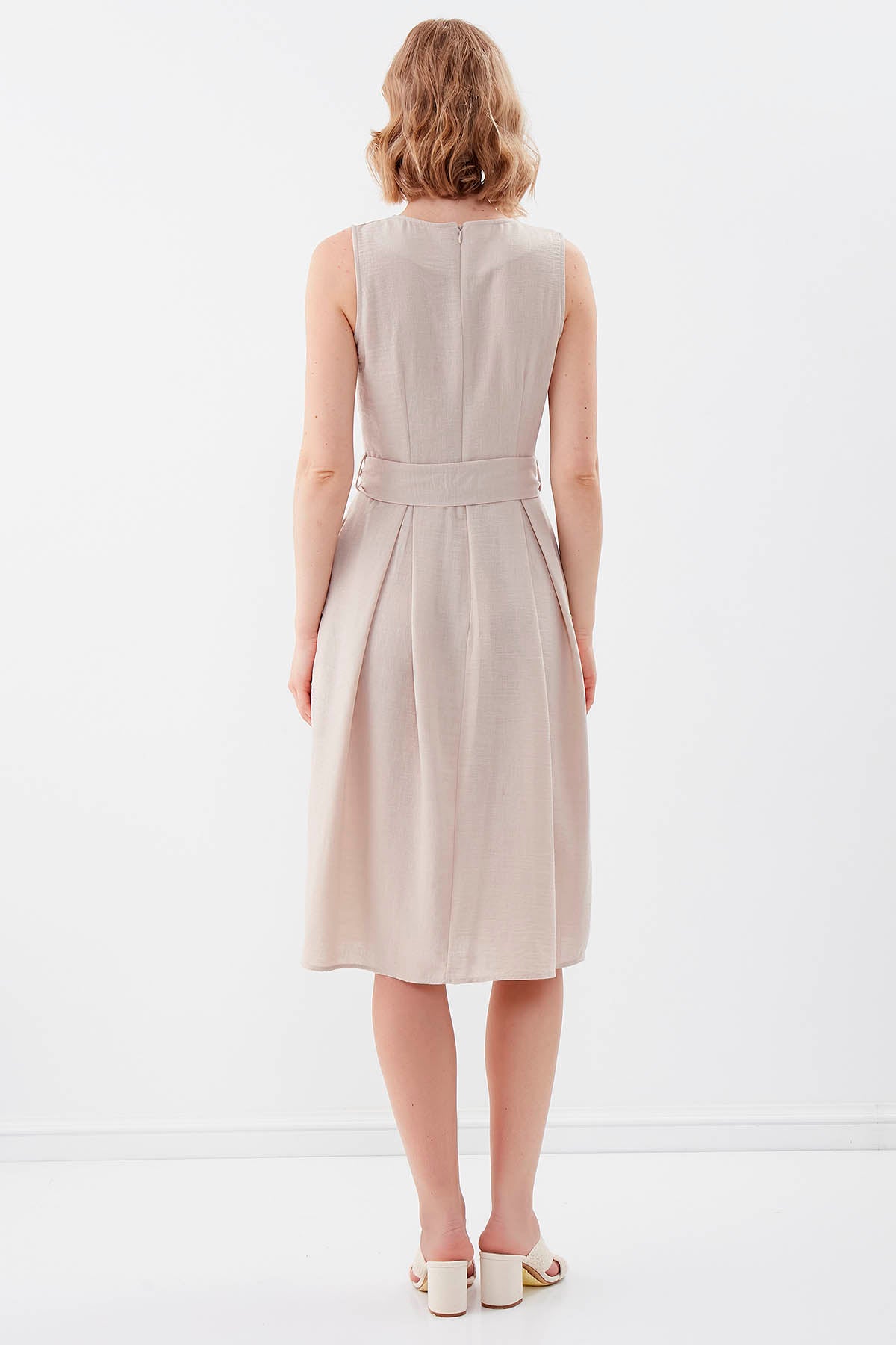 V COLLAR  PLEATED DRESS WITH TIE