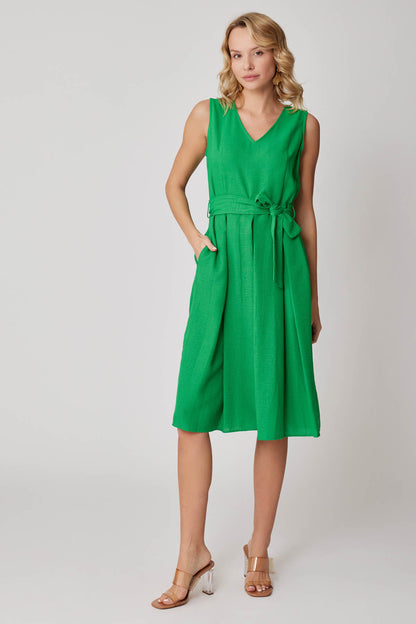 V COLLAR  PLEATED DRESS WITH TIE