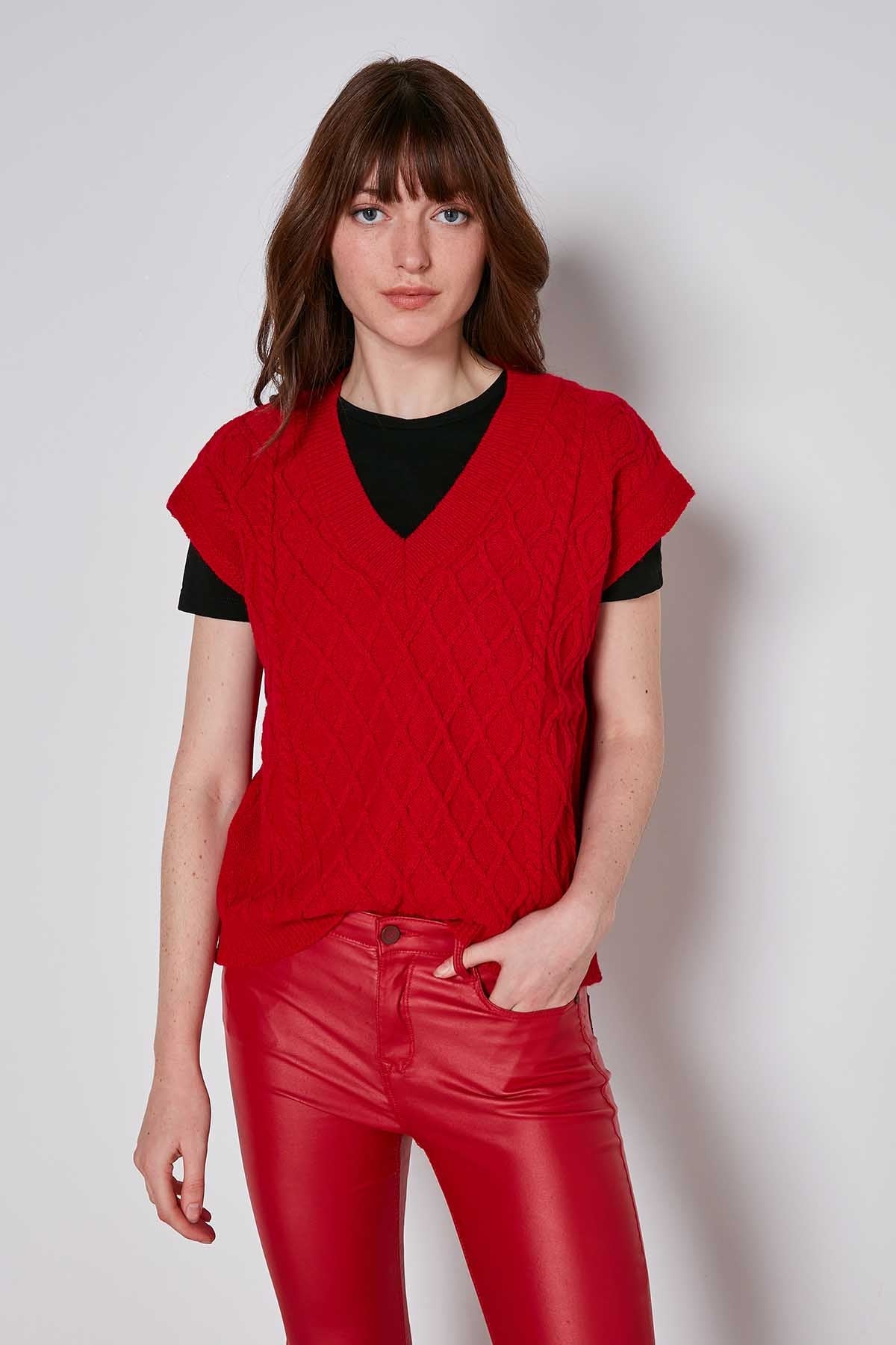V COLLAR RELAX FIT KNITTED SWEATER