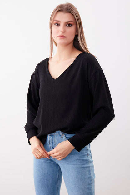 V COLLAR BLOUSE