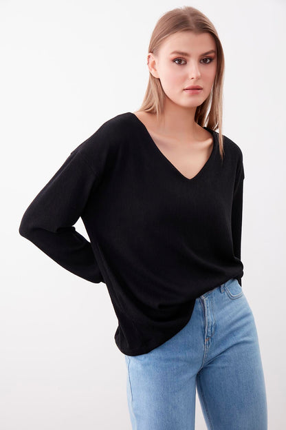 V COLLAR BLOUSE